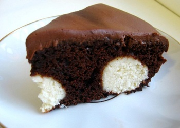 Šokolādes kūka ar biezpiena bumbiņām