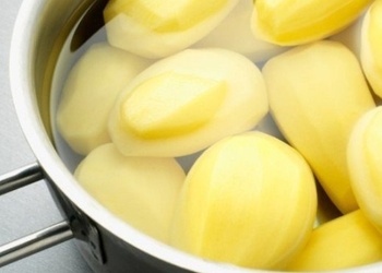 Padomi saimniecēm, kā garšīgi pagatavot kartupeļus