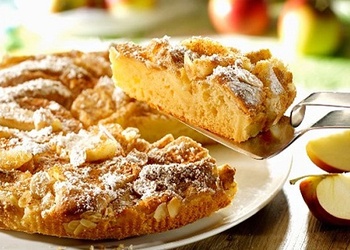 Ābolu kūka ar mandelēm