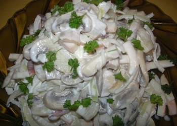 Kalmāru salāti ar rīsiem un olām