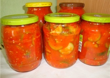 Kabači tomātu mērcē