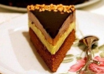 Šokolādes – lazdu riekstu – marcipāna torte „Mocarts”