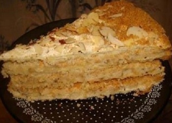 Skābā krējuma – medus torte „Anna”