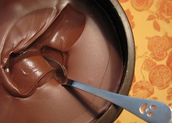 Mājās gatavots kakao-riekstu krēms