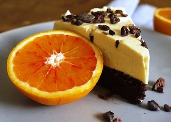 Šokolādes – apelsīnu torte ar saldo krējumu
